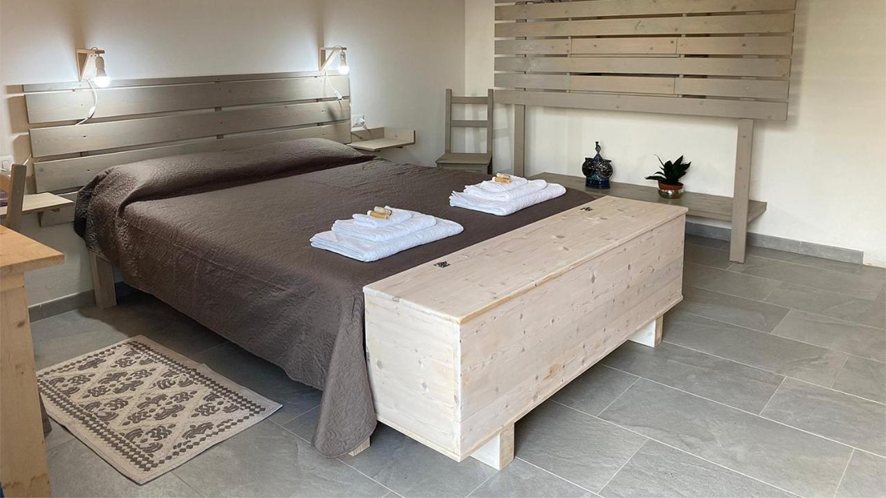 I Tre Schen Hotel Calasetta Eksteriør billede