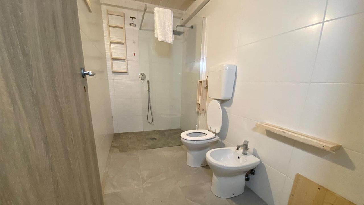 I Tre Schen Hotel Calasetta Eksteriør billede