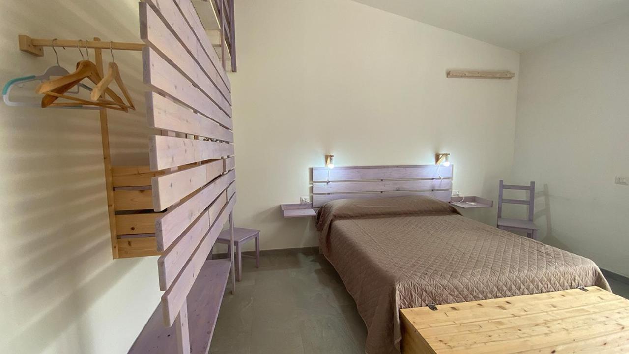 I Tre Schen Hotel Calasetta Eksteriør billede