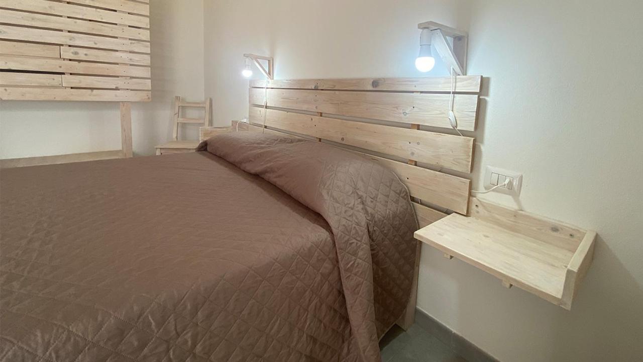 I Tre Schen Hotel Calasetta Eksteriør billede