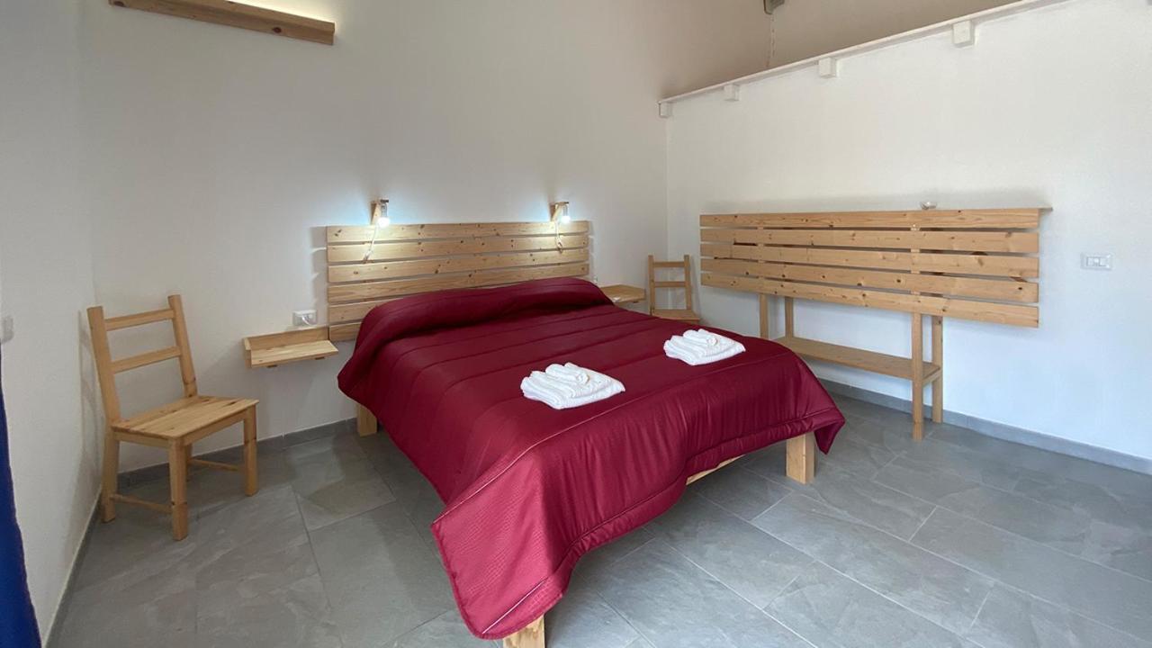 I Tre Schen Hotel Calasetta Eksteriør billede